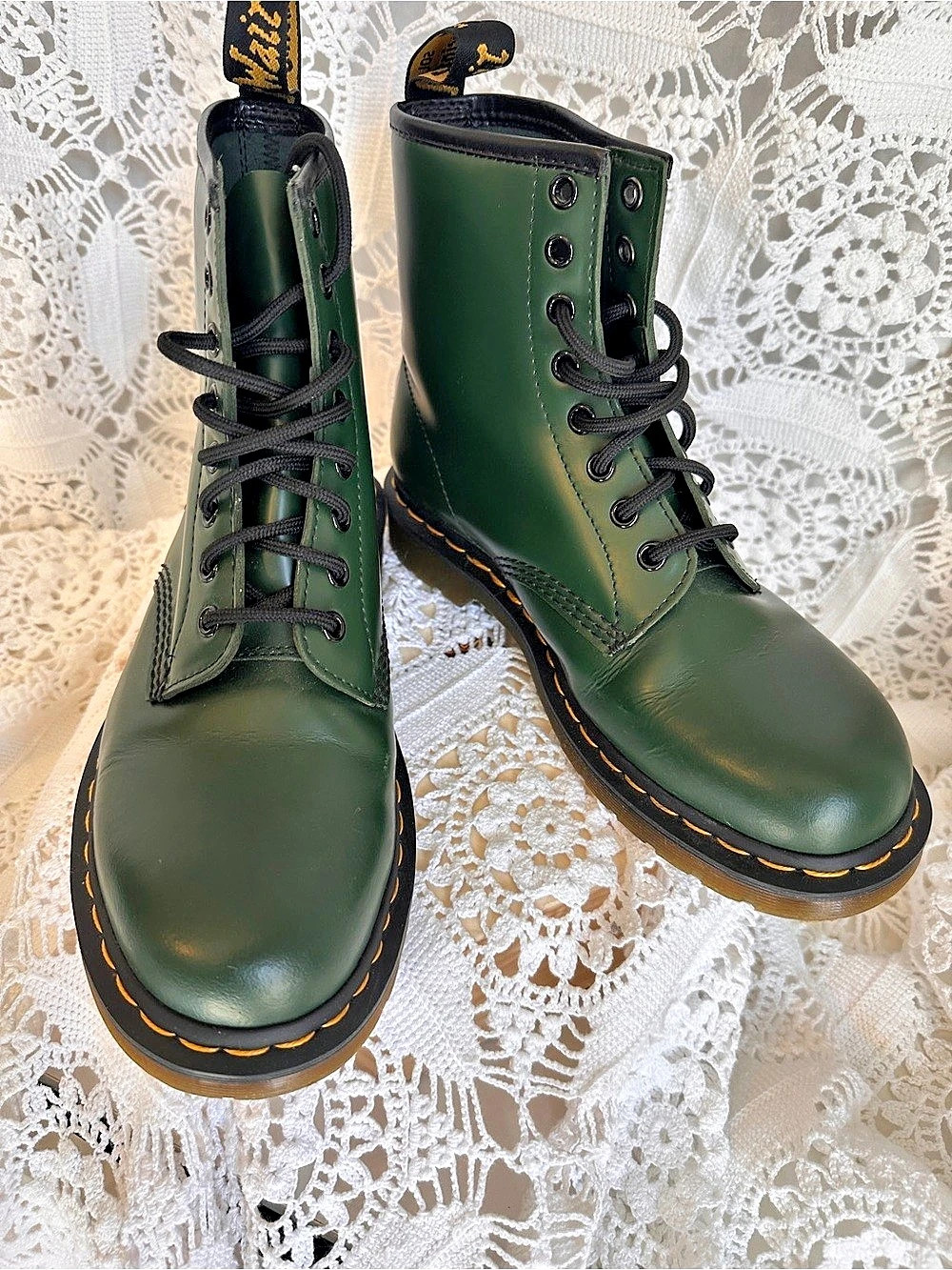 Dr. Martens 1460 Green Smooth Leather 8-Eye Boots Ankle Combat Size 9 GUC - Picture 2 of 10